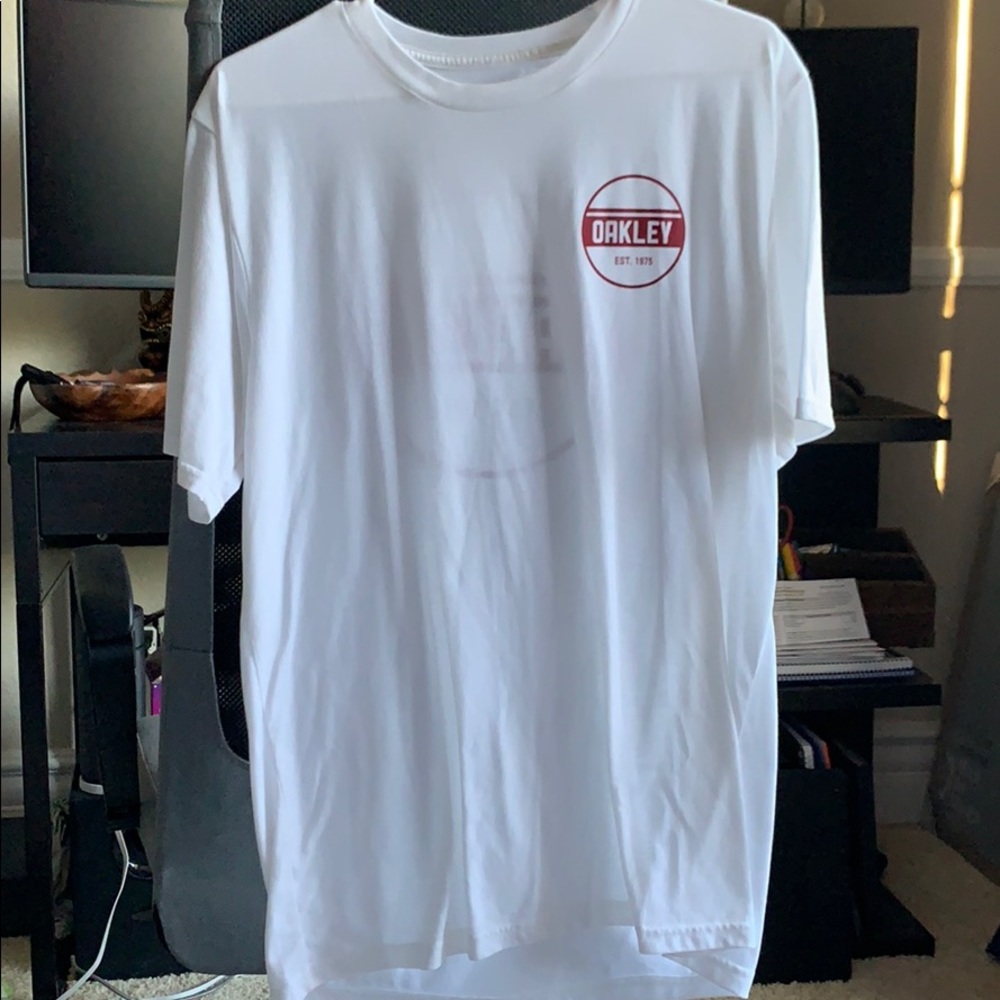 OAKLEY TEE SIZE L